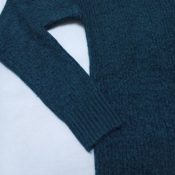 Nine West Dark Green V-neck Sweater, size Small - Picture 2 of 11